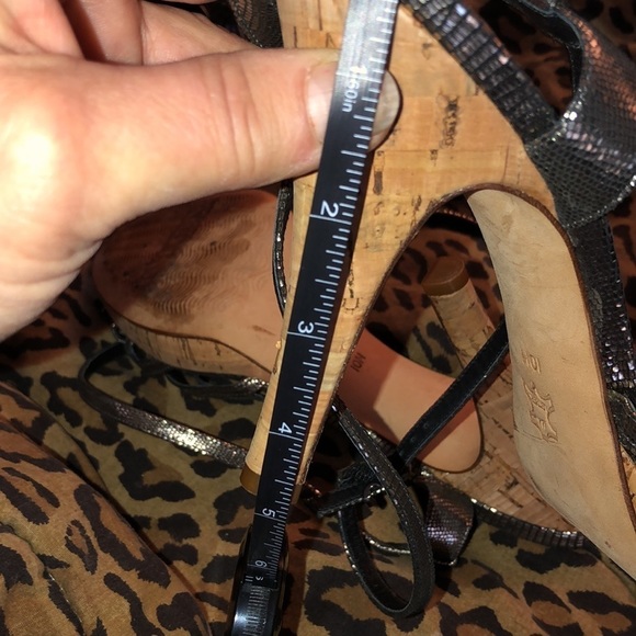 Anne Klein size 10 silver Metallic ankle wrap heel small platform at toe - Picture 12 of 16